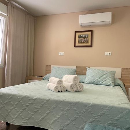 Apartamentos Pelicano Бенідорм Екстер'єр фото