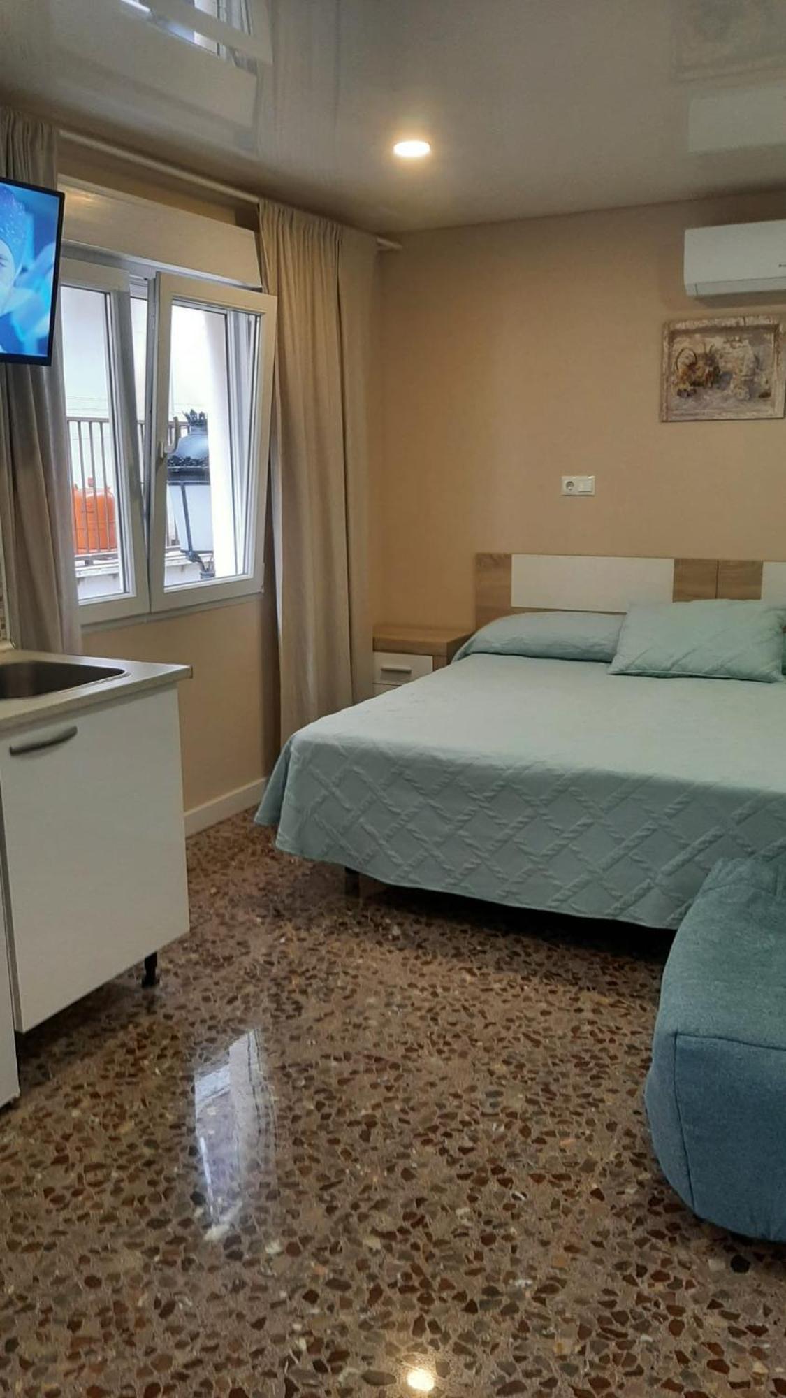 Apartamentos Pelicano Бенідорм Екстер'єр фото