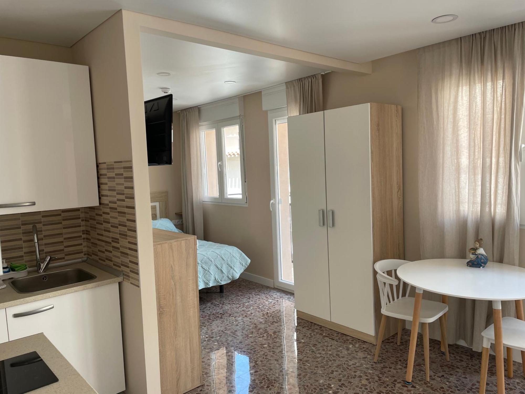 Apartamentos Pelicano Бенідорм Екстер'єр фото