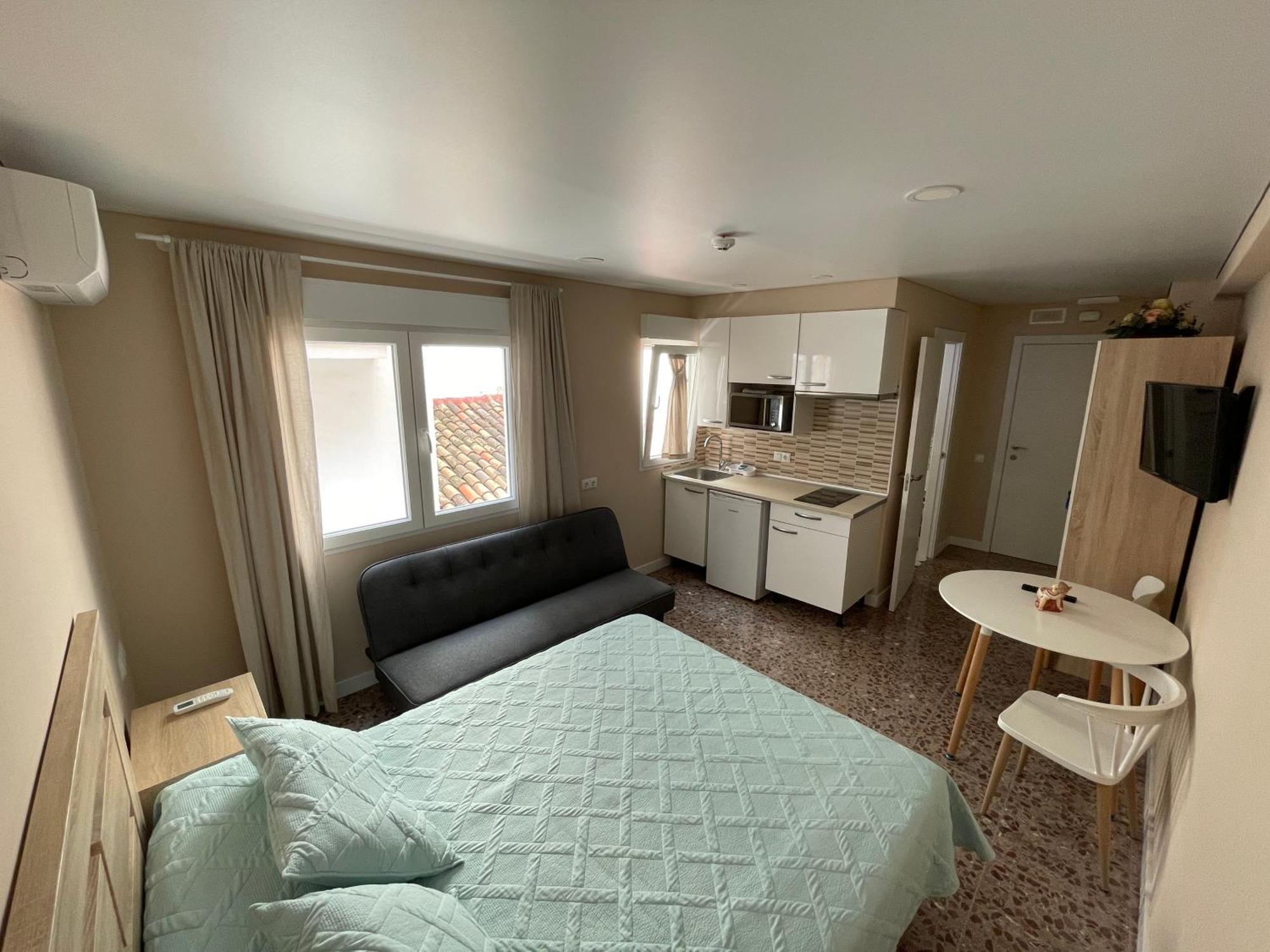 Apartamentos Pelicano Бенідорм Екстер'єр фото